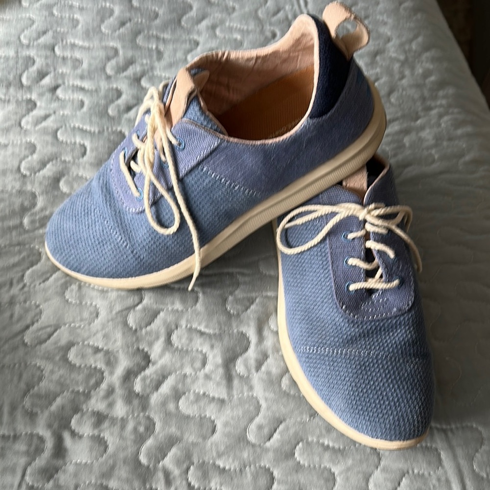 Toms Blue and Cream Casual Sneakers